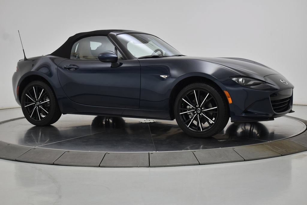 Used 2025 MAZDA MX-5 Miata Grand Touring RWD image 11