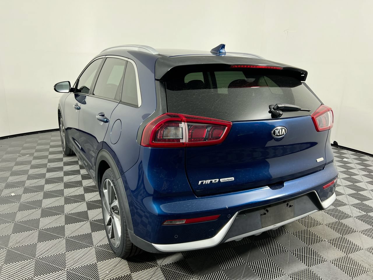 Used 2019 Kia Niro Touring FWD image 5