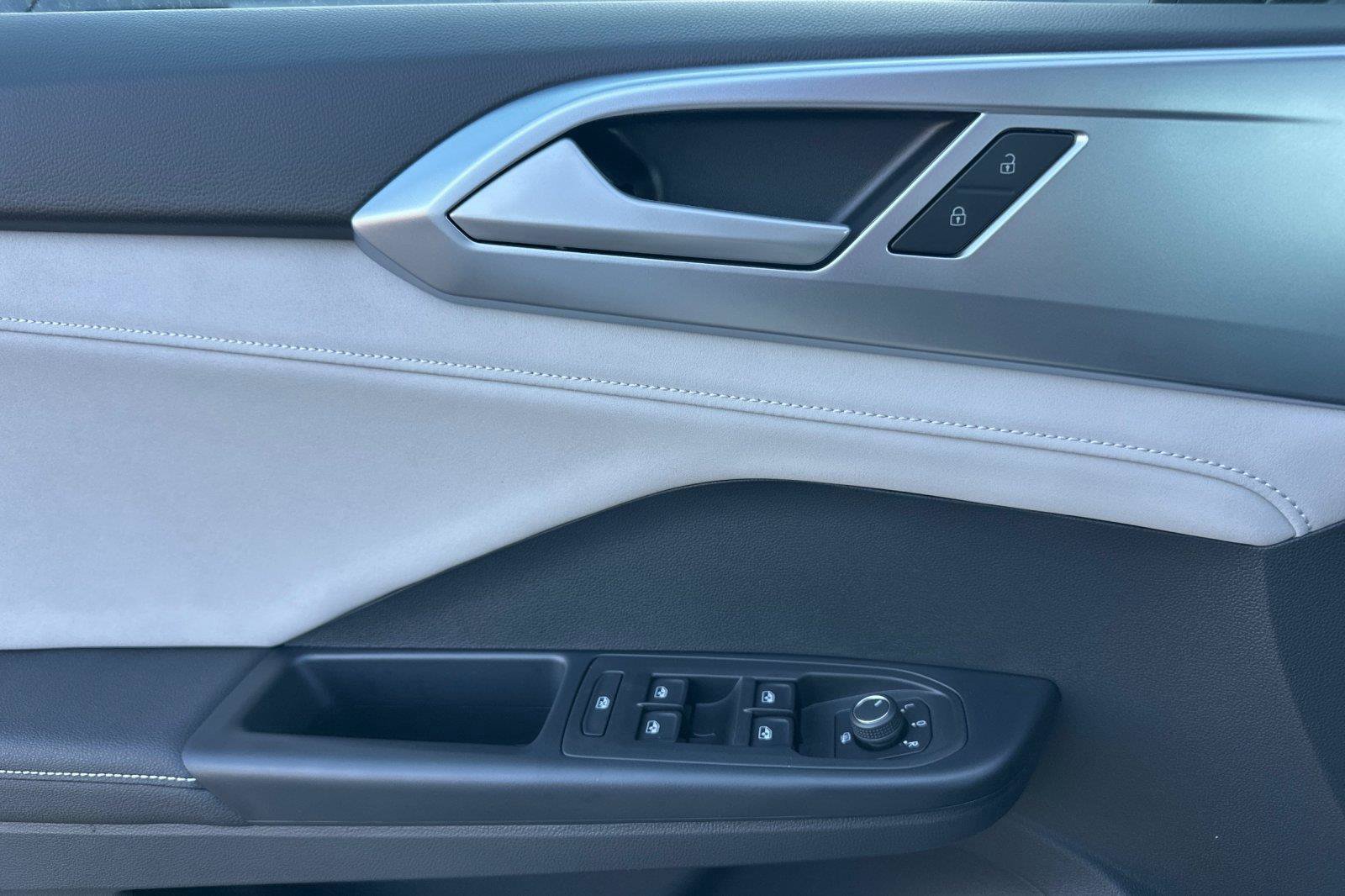 New 2026 Volkswagen Taos SE AWD/4WD image 10