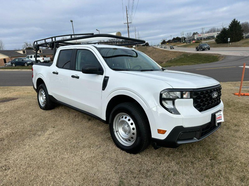 Used 2025 Ford Maverick XLT w/ Equipment Group 302A image 2