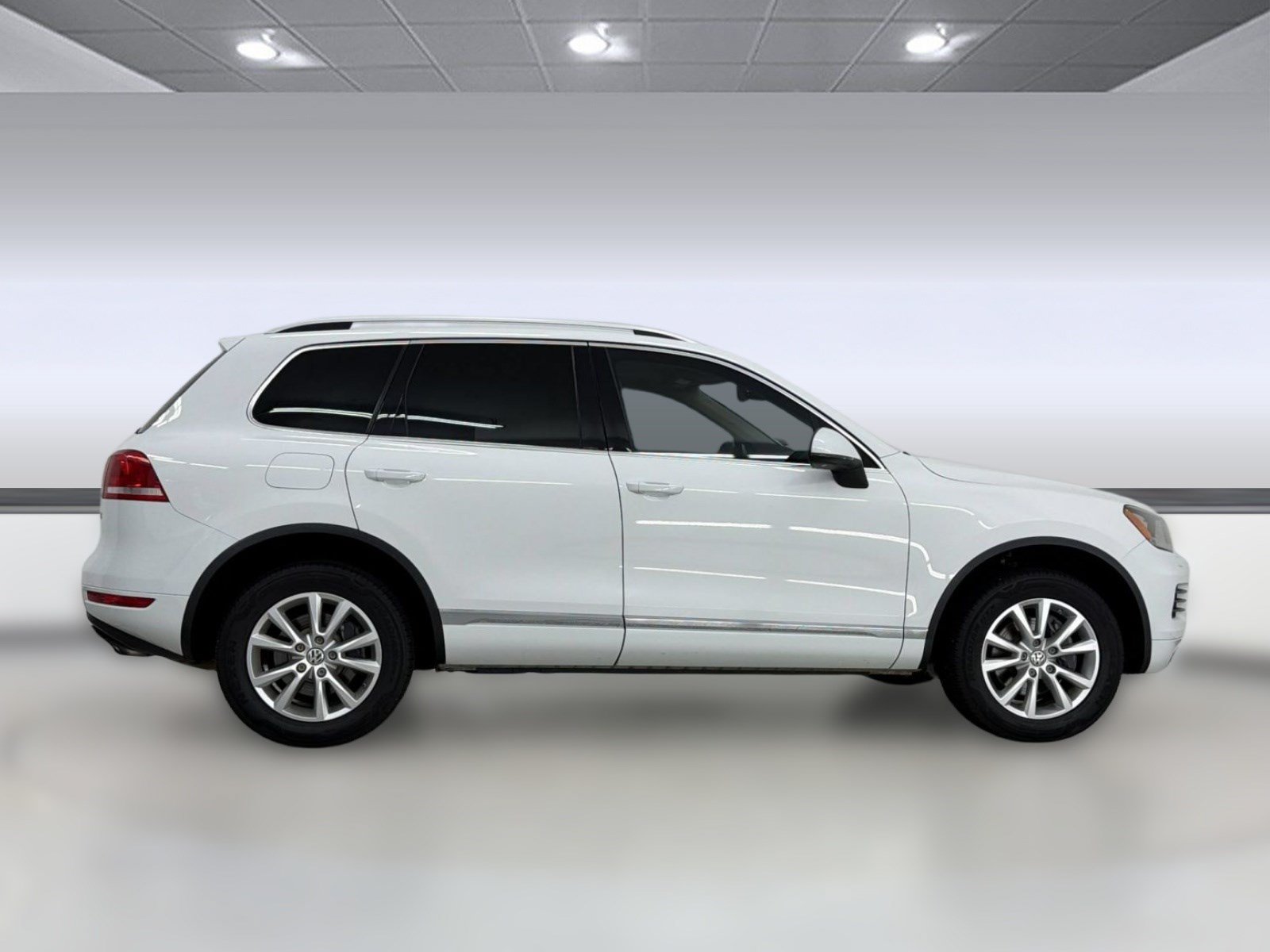 Used 2013 Volkswagen Touareg Sport AWD/4WD image 8