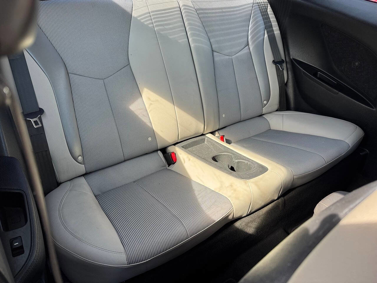 Used 2014 Hyundai Veloster w/ Style Package 02 FWD image 15