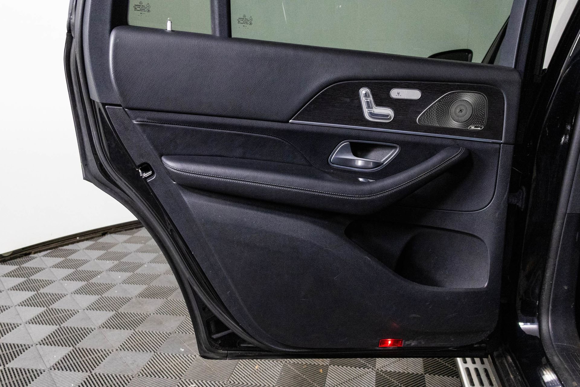 Used 2022 Mercedes-Benz GLS 450 4MATIC image 35