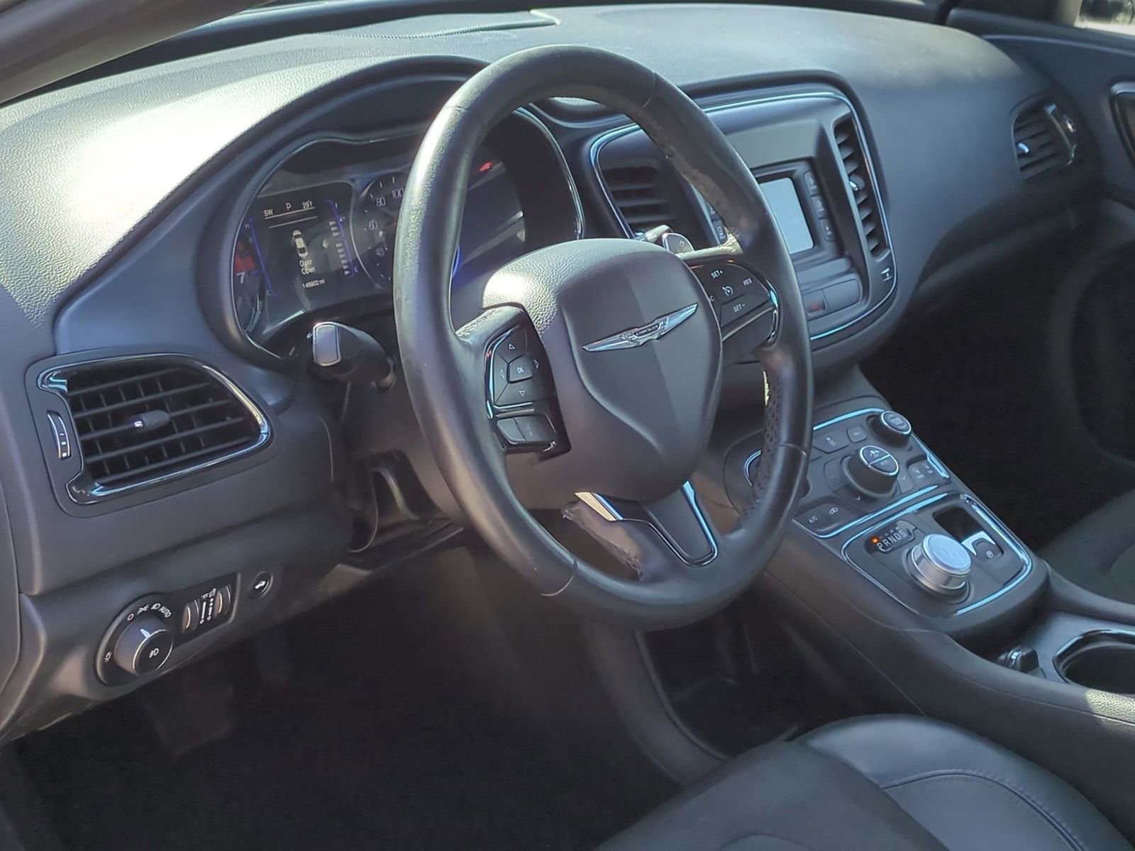 Used 2015 Chrysler 200 S w/ Comfort Group image 2