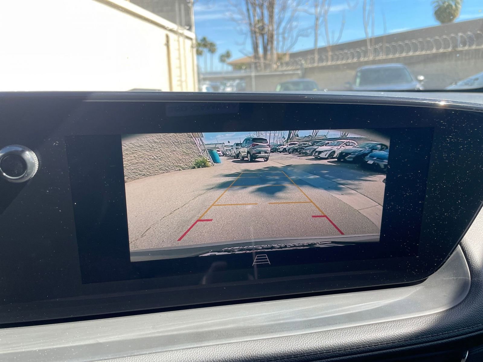 Used 2025 Buick Encore GX Preferred image 23