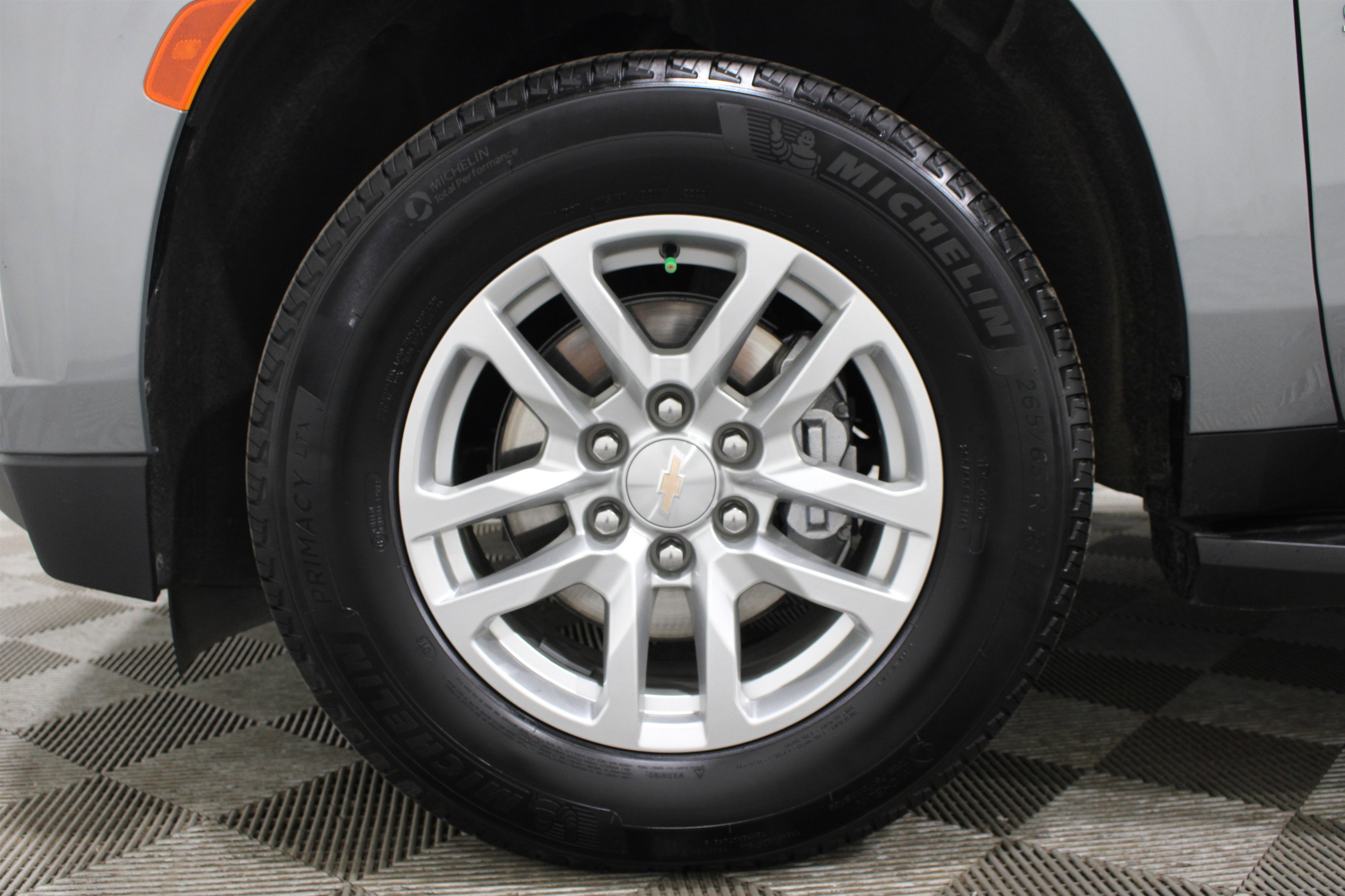 Used 2023 Chevrolet Suburban LS image 32