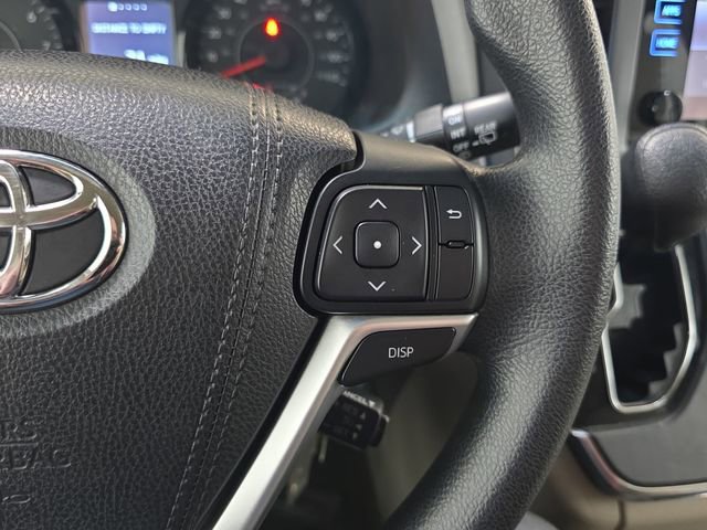 Used 2016 Toyota Sienna LE image 17