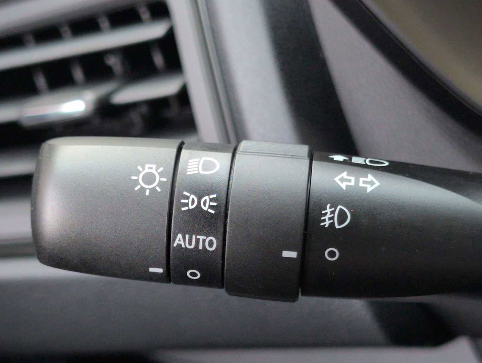 Used 2026 Subaru Ascent Premium AWD/4WD image 26