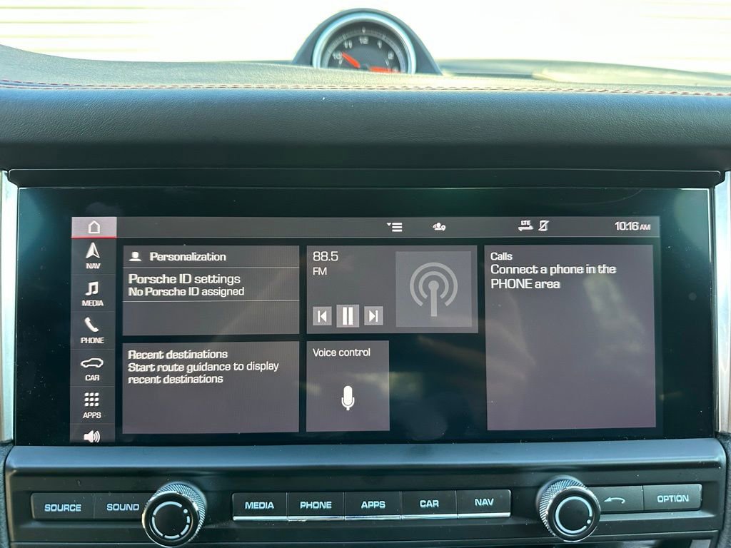 Used 2020 Porsche Macan S image 27