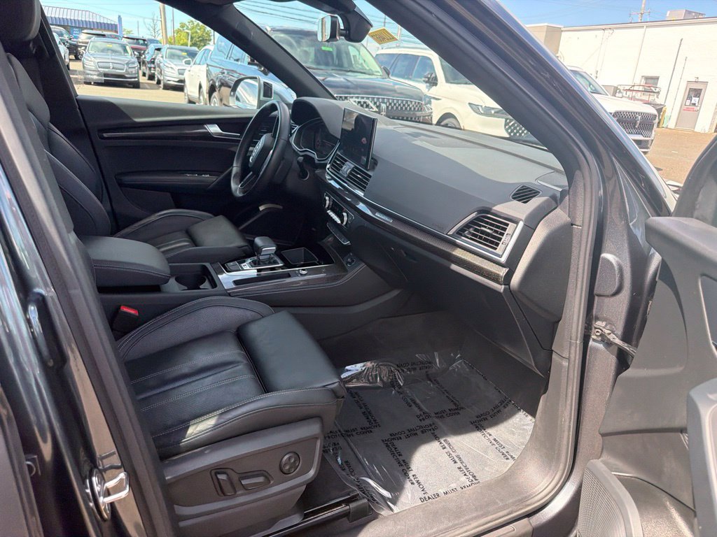 Used 2023 Audi SQ5 Premium Plus w/ Premium Plus Package AWD/4WD image 16