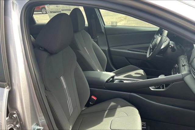 New 2025 Hyundai Elantra SEL image 32
