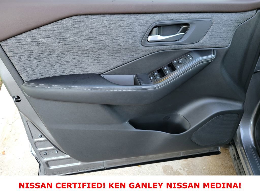 Certified 2023 Nissan Rogue SV image 38