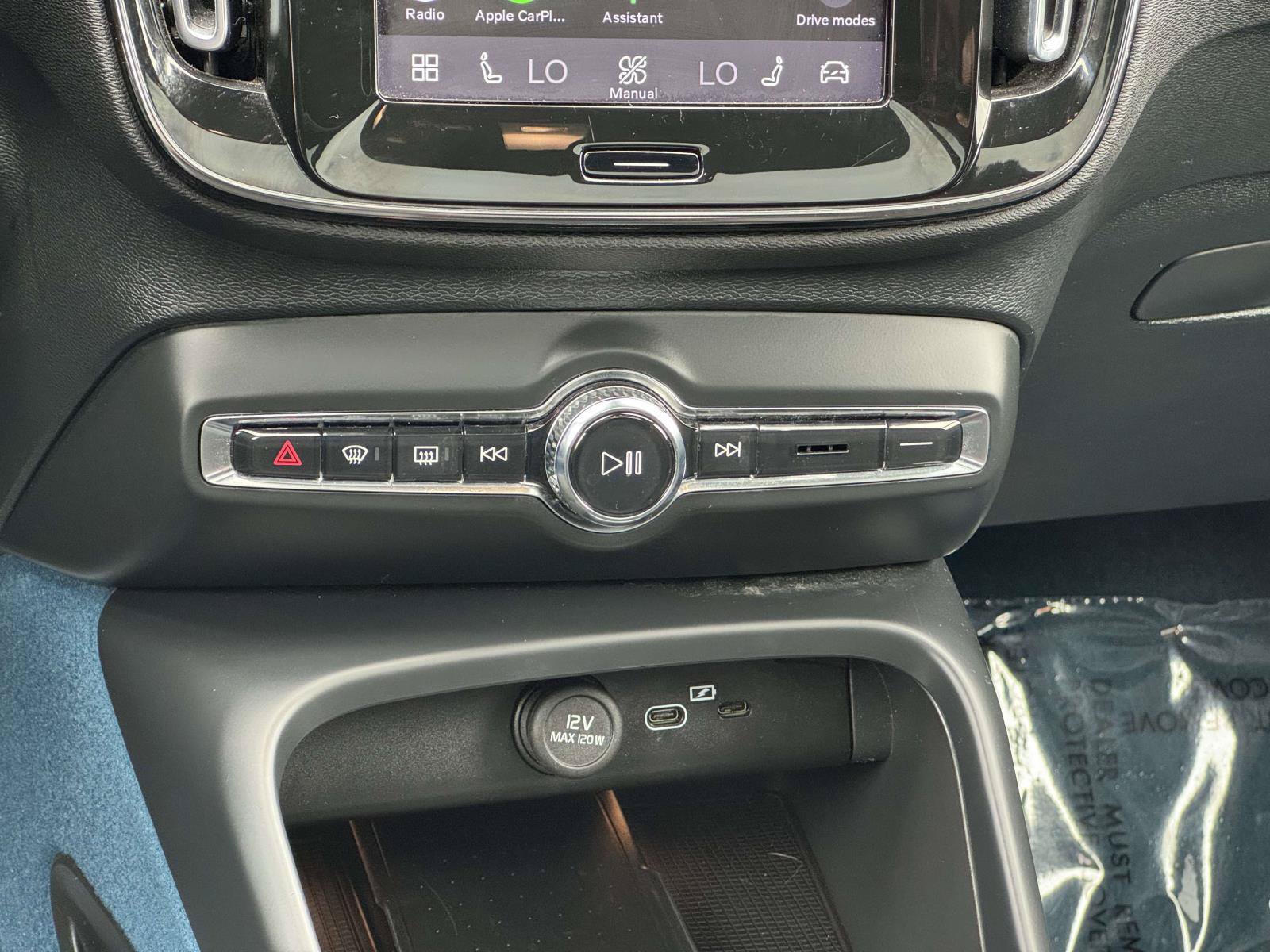 Used 2023 Volvo XC40 Recharge Plus w/ Protection Package Premier AWD/4WD image 12