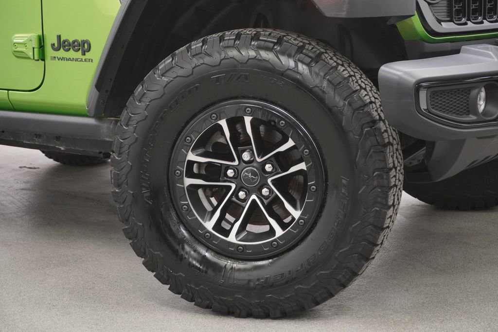 Used 2025 Jeep Wrangler Sport AWD/4WD image 4