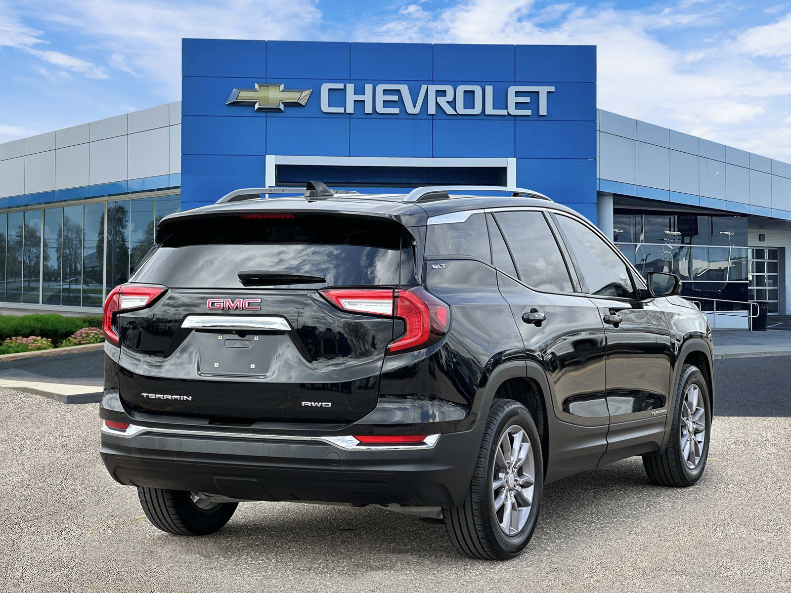 Certified 2023 GMC Terrain SLT AWD/4WD image 4
