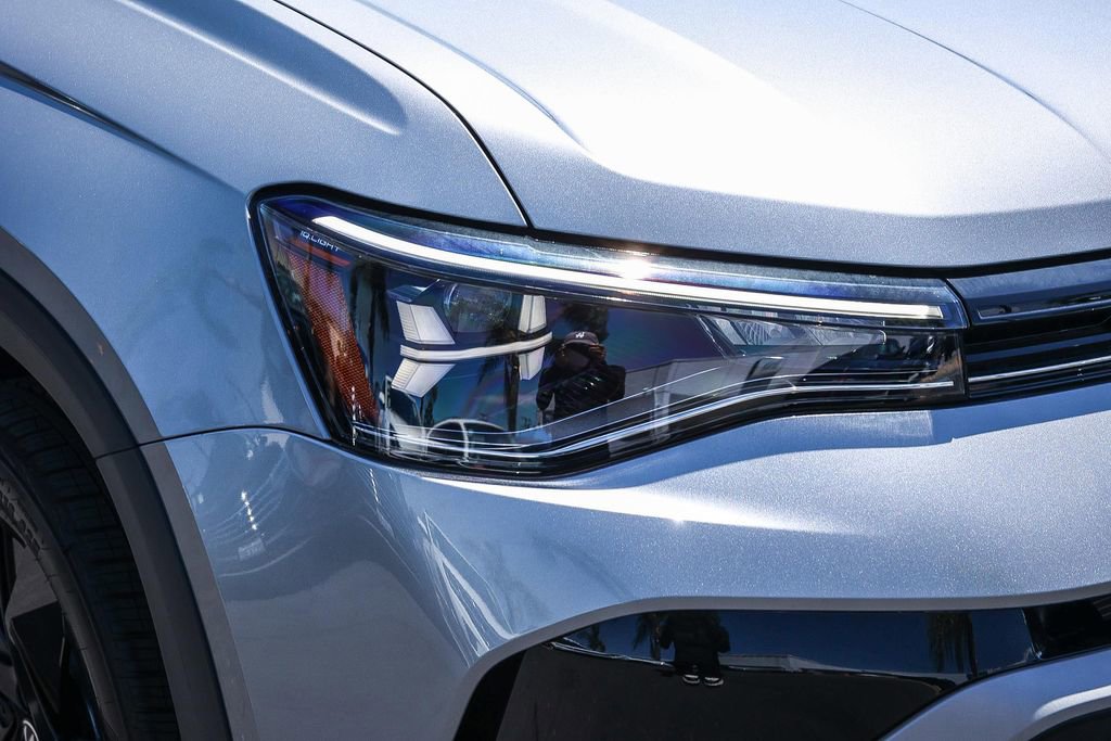 New 2025 Volkswagen Taos SE image 19