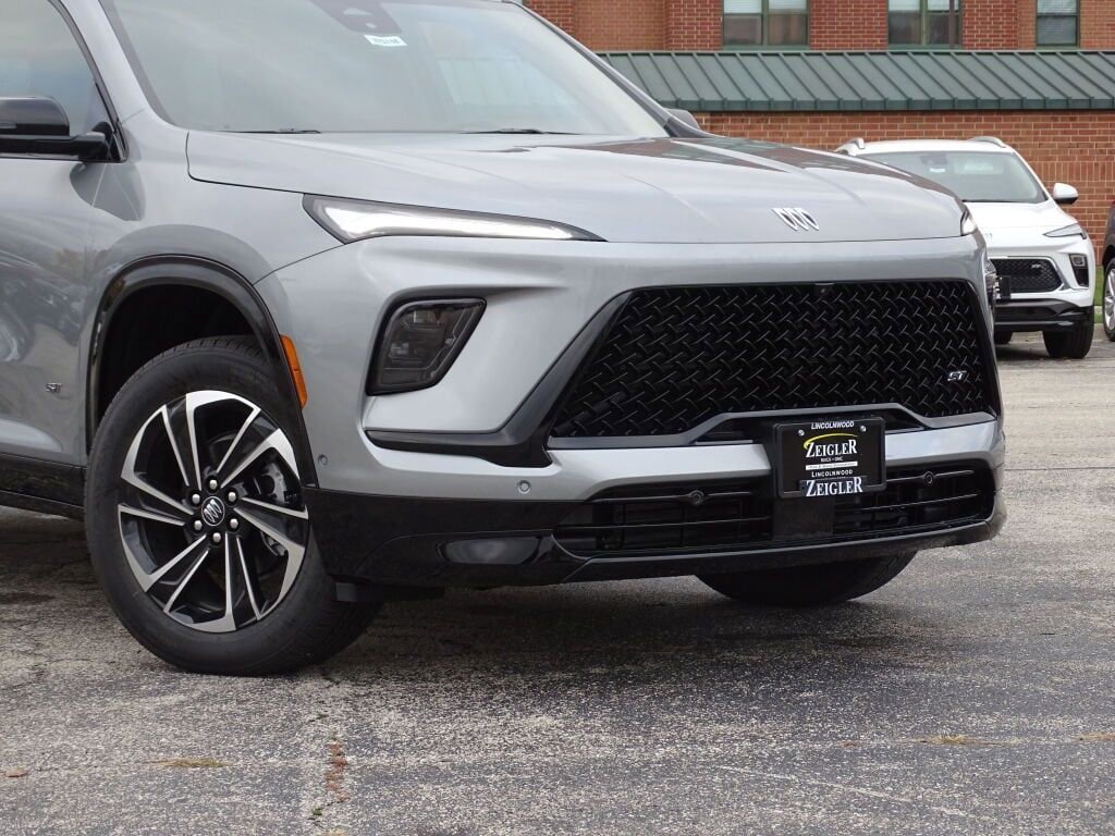 New 2025 Buick Enclave Sport Touring w/ Super Cruise Package image 2