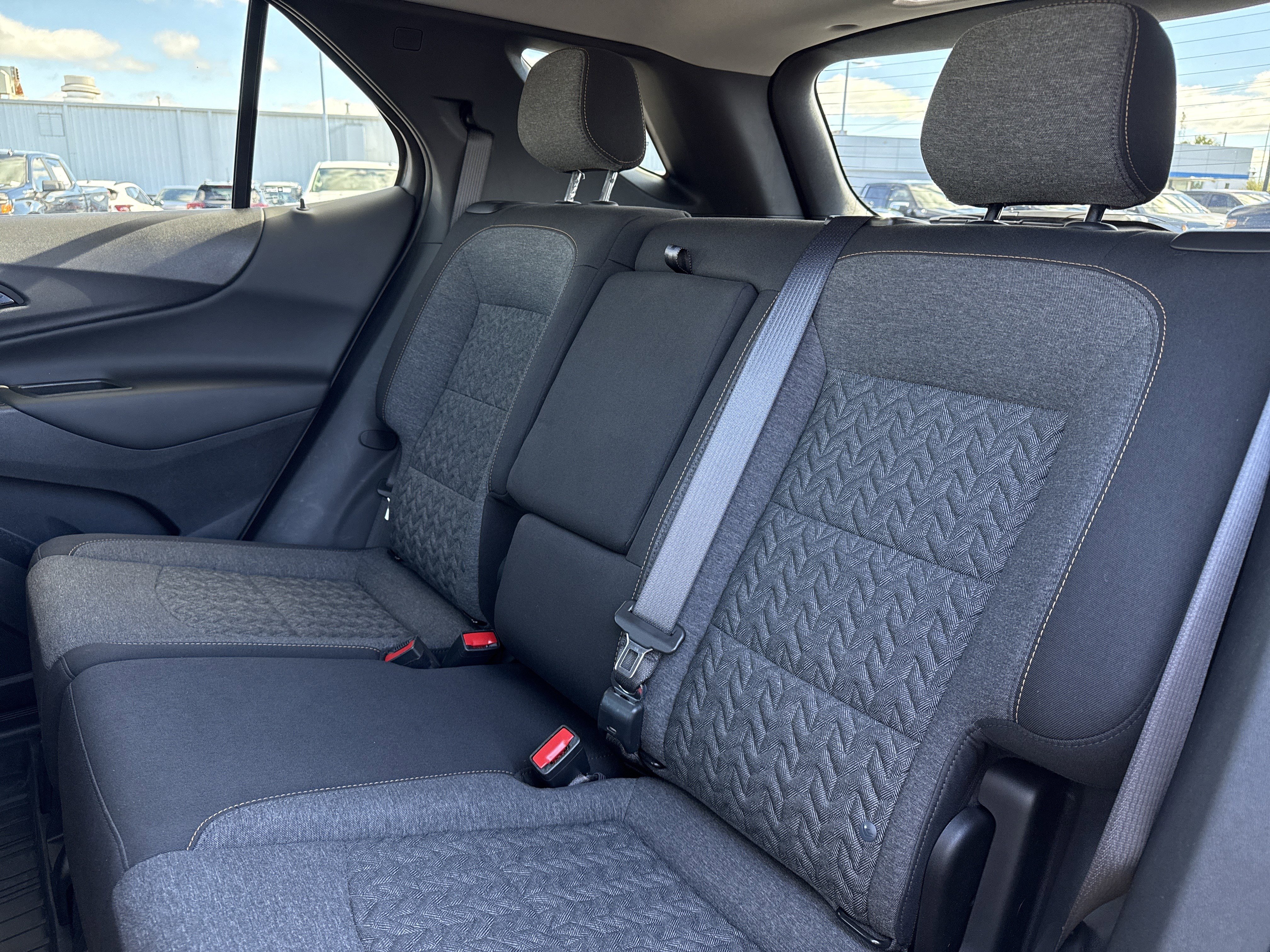 Used 2023 Chevrolet Equinox LT image 29