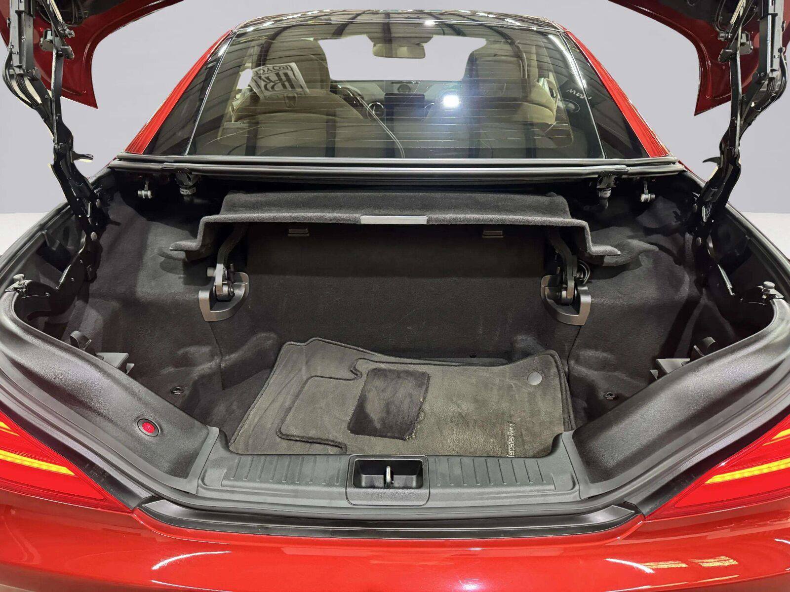 Used 2018 Mercedes-Benz SL 550 image 51