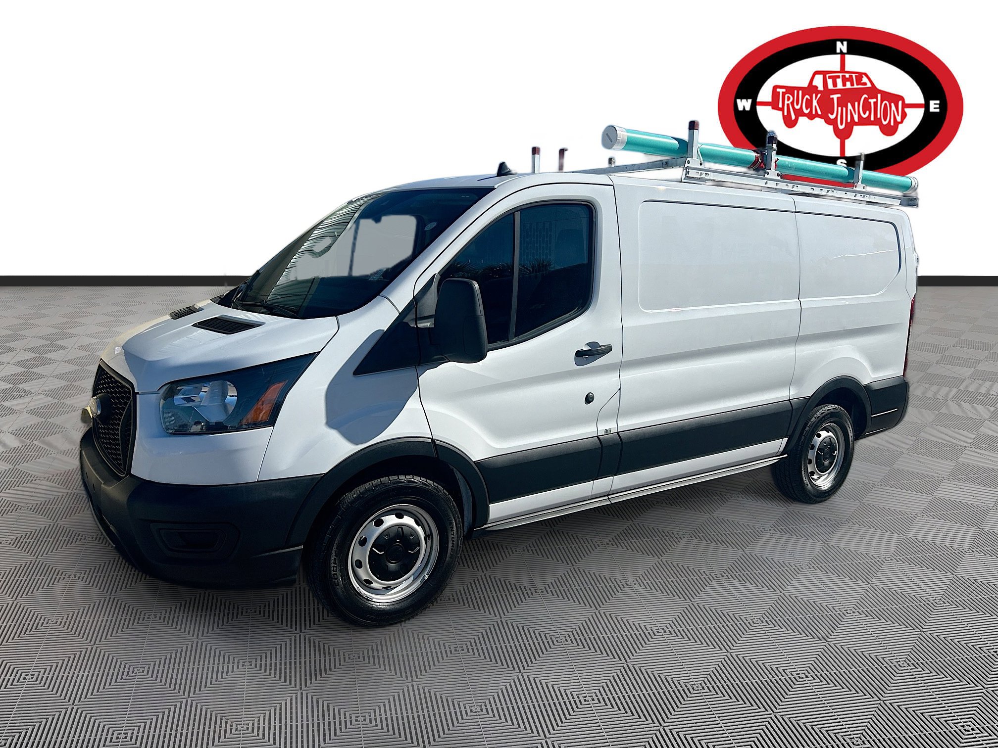 Used 2022 Ford Transit 150 Low Roof image 3