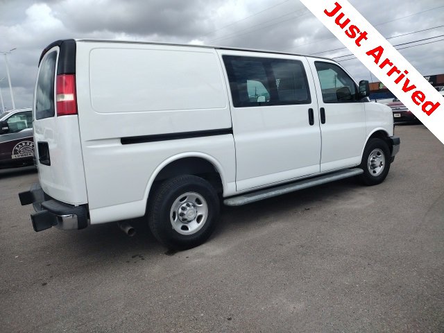 Used 2018 Chevrolet Express 2500 w/ Driver Convenience Package image 9