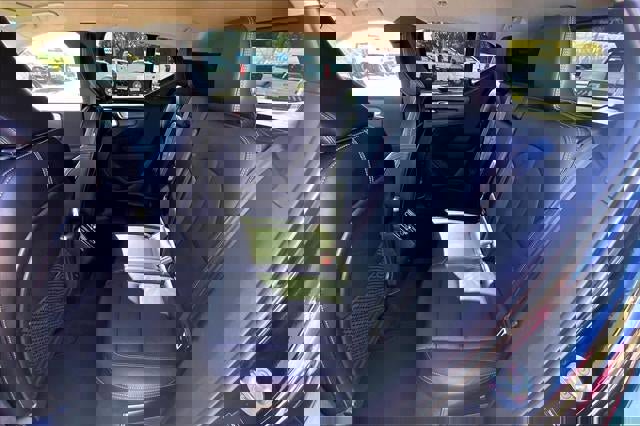 Used 2022 Volvo XC40 T5 Momentum image 26