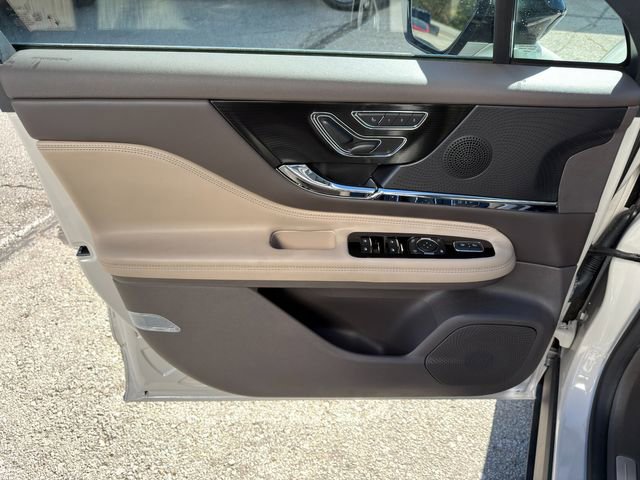 Used 2024 Lincoln Corsair Grand Touring w/ Equipment Group 301A AWD/4WD image 18