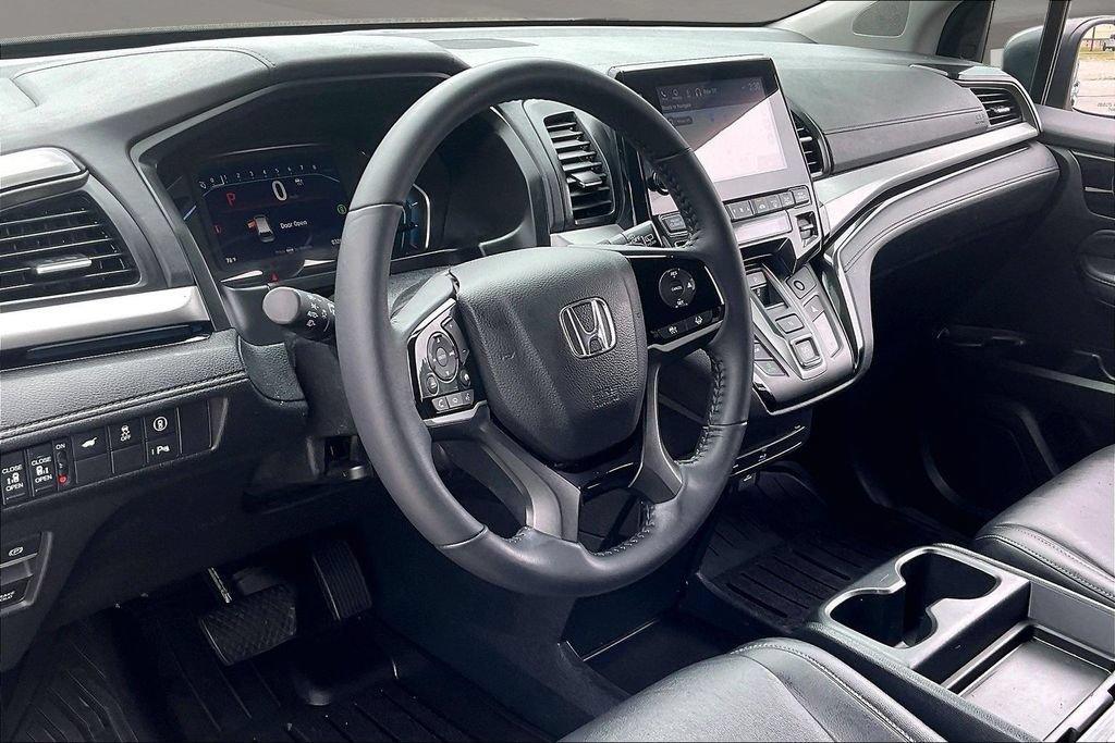 Used 2023 Honda Odyssey Touring image 16