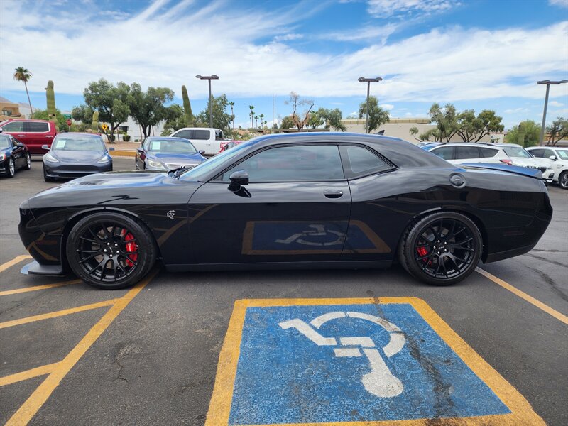 Used 2016 Dodge Challenger SRT Hellcat RWD image 6