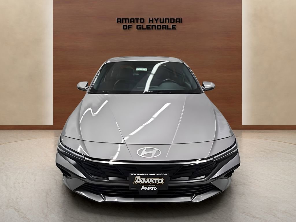 Certified 2025 Hyundai Elantra Limited image 9
