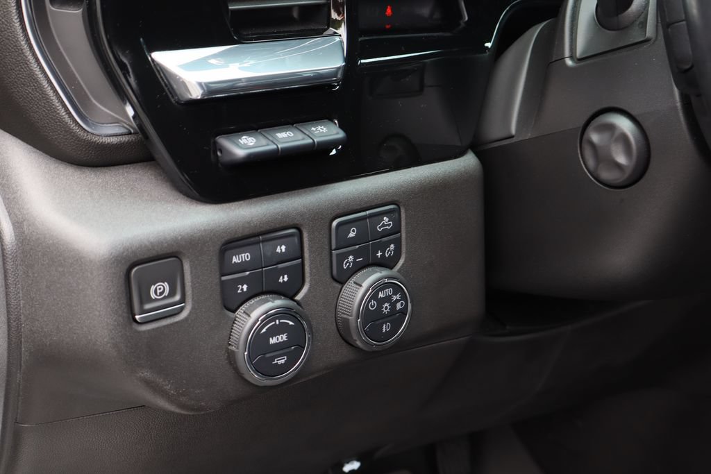 Certified 2023 Chevrolet Silverado 1500 LTZ w/ LTZ Premium Package AWD/4WD image 13