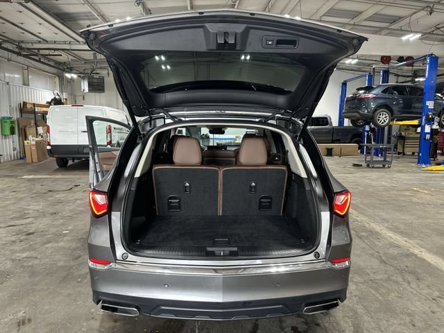 Used 2023 Acura MDX w/ Technology Package FWD image 25