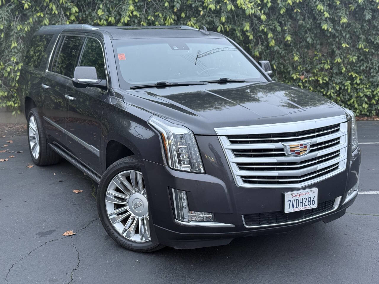 Used 2016 Cadillac Escalade ESV Platinum image 3