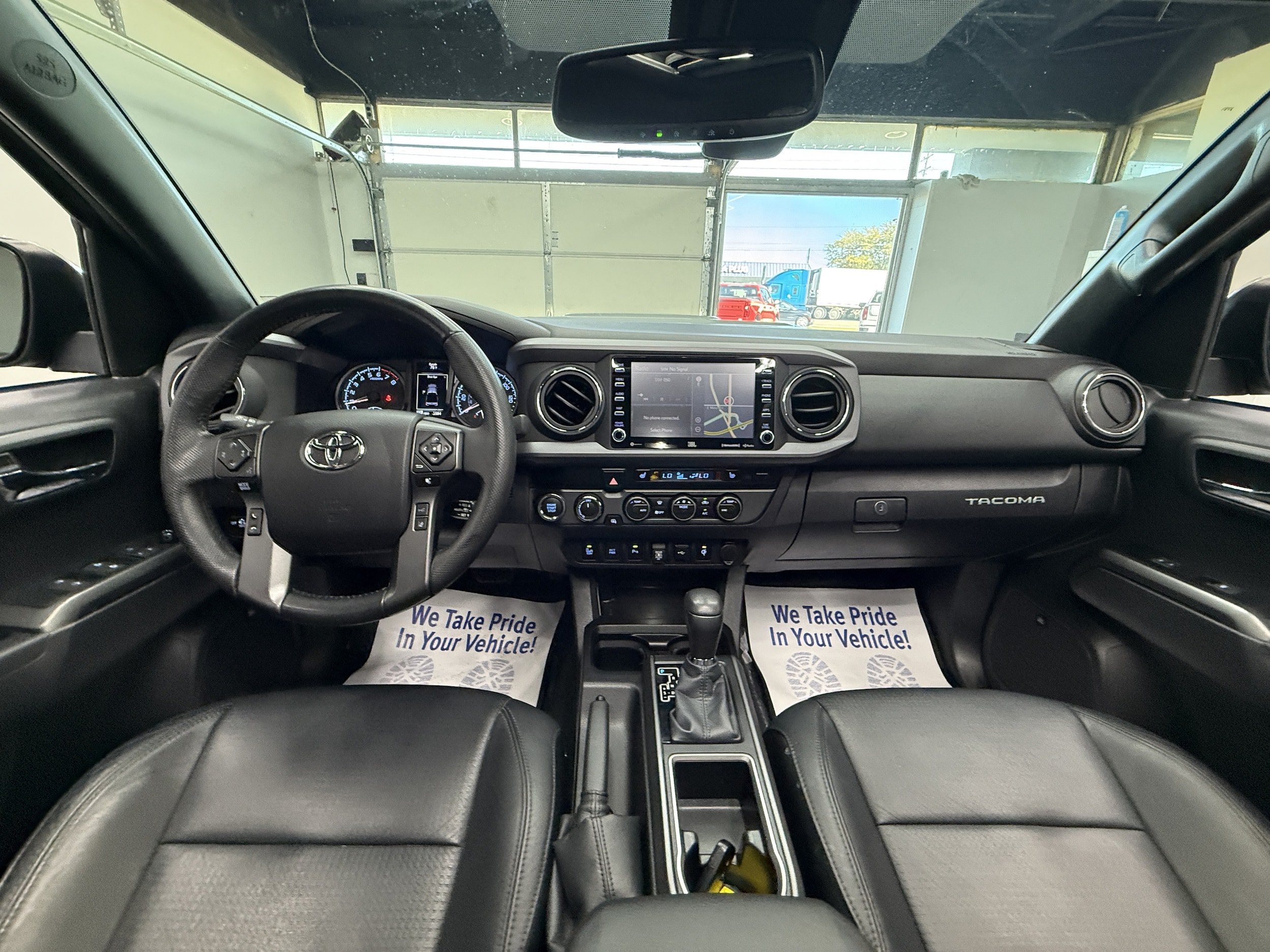 Used 2023 Toyota Tacoma TRD Sport w/ TRD Premium Sport Package AWD/4WD image 11
