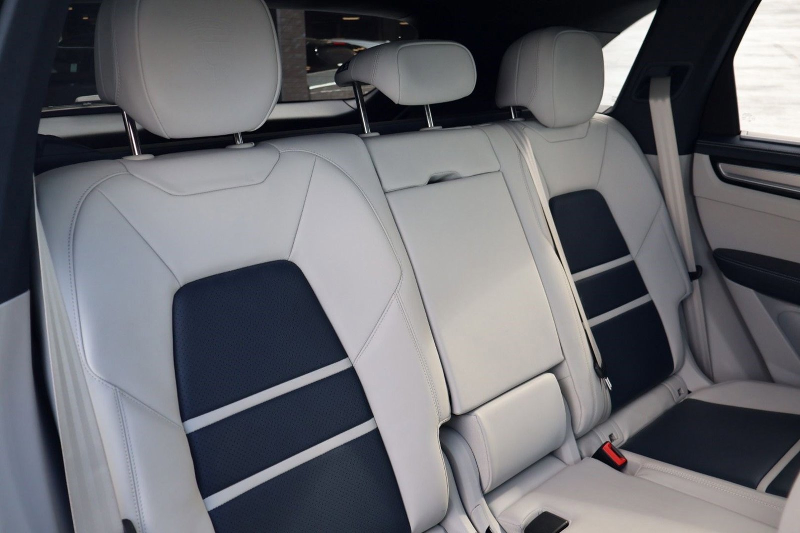 Certified 2023 Porsche Cayenne S Platinum image 22