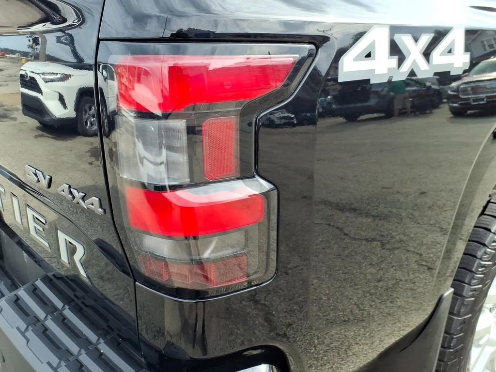 Used 2022 Nissan Frontier SV image 10
