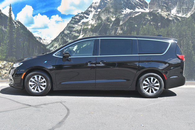 Used 2024 Chrysler Pacifica Limited FWD image 7