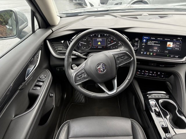 Used 2023 Buick Envision Essence image 18
