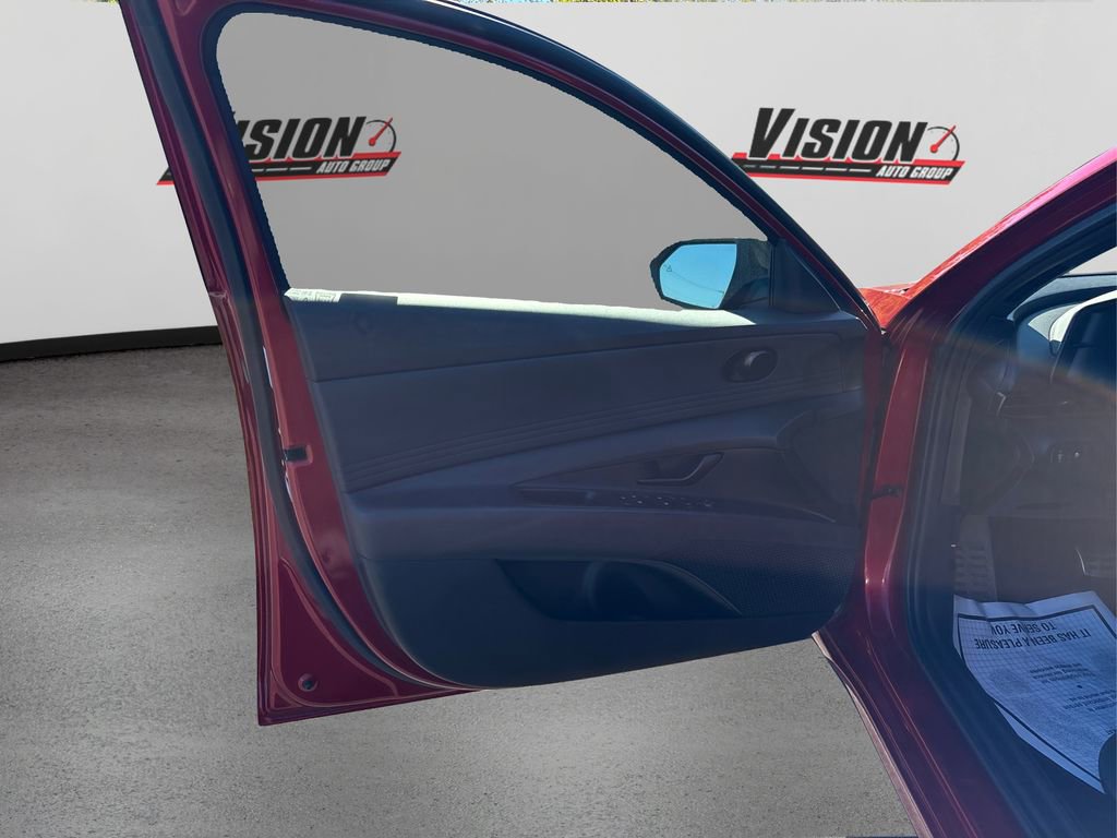 Certified 2025 Hyundai Elantra Sport image 23