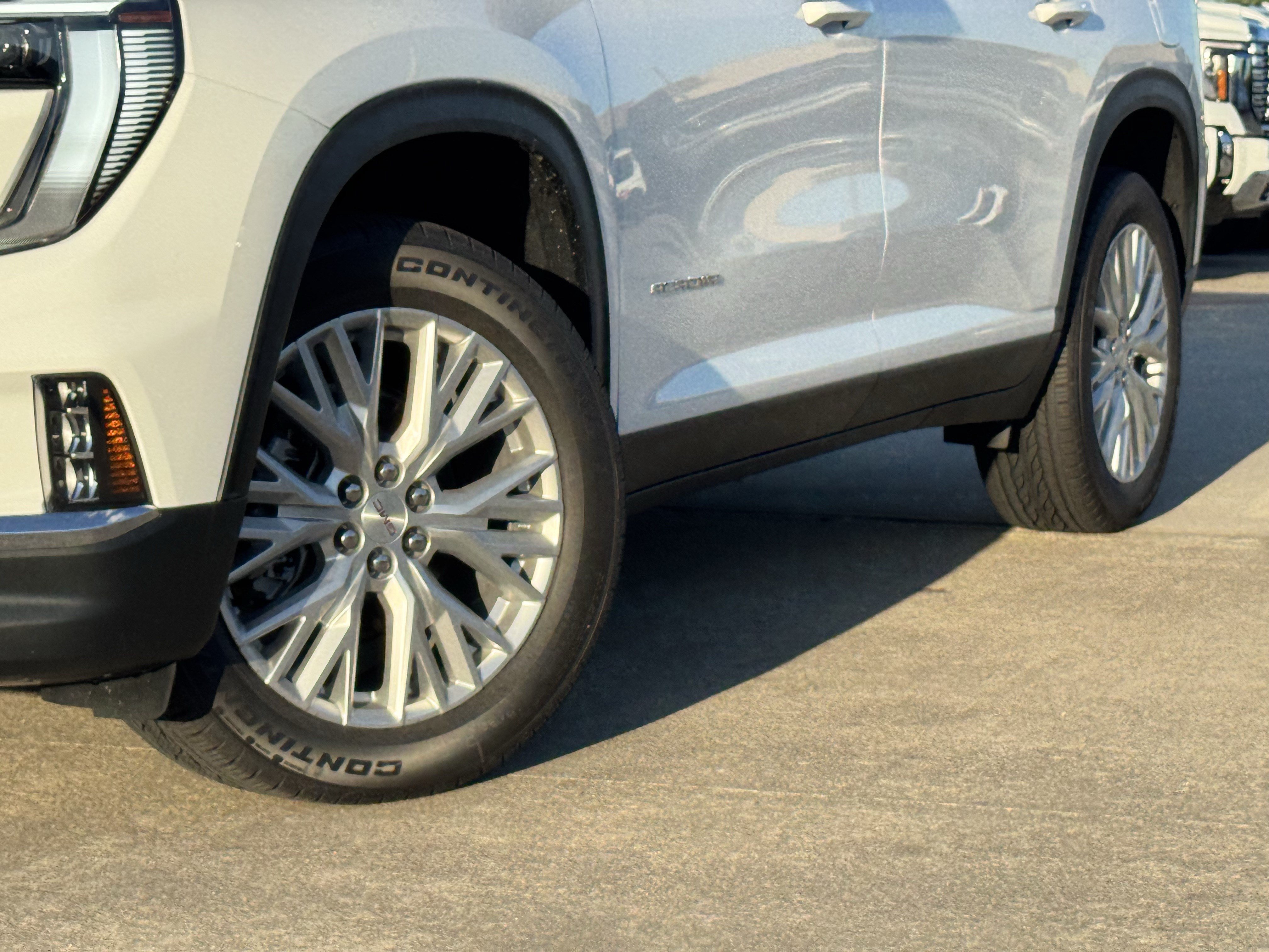 New 2026 GMC Acadia Elevation w/ Elevation Premium Package FWD image 3