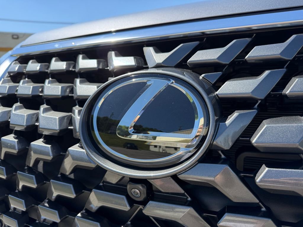 Used 2023 Lexus GX 460 Luxury w/ Sport Design Package AWD/4WD image 11