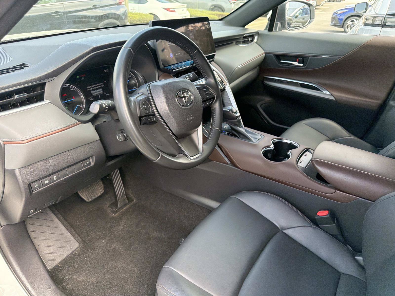 Used 2023 Toyota Venza XLE AWD/4WD image 14
