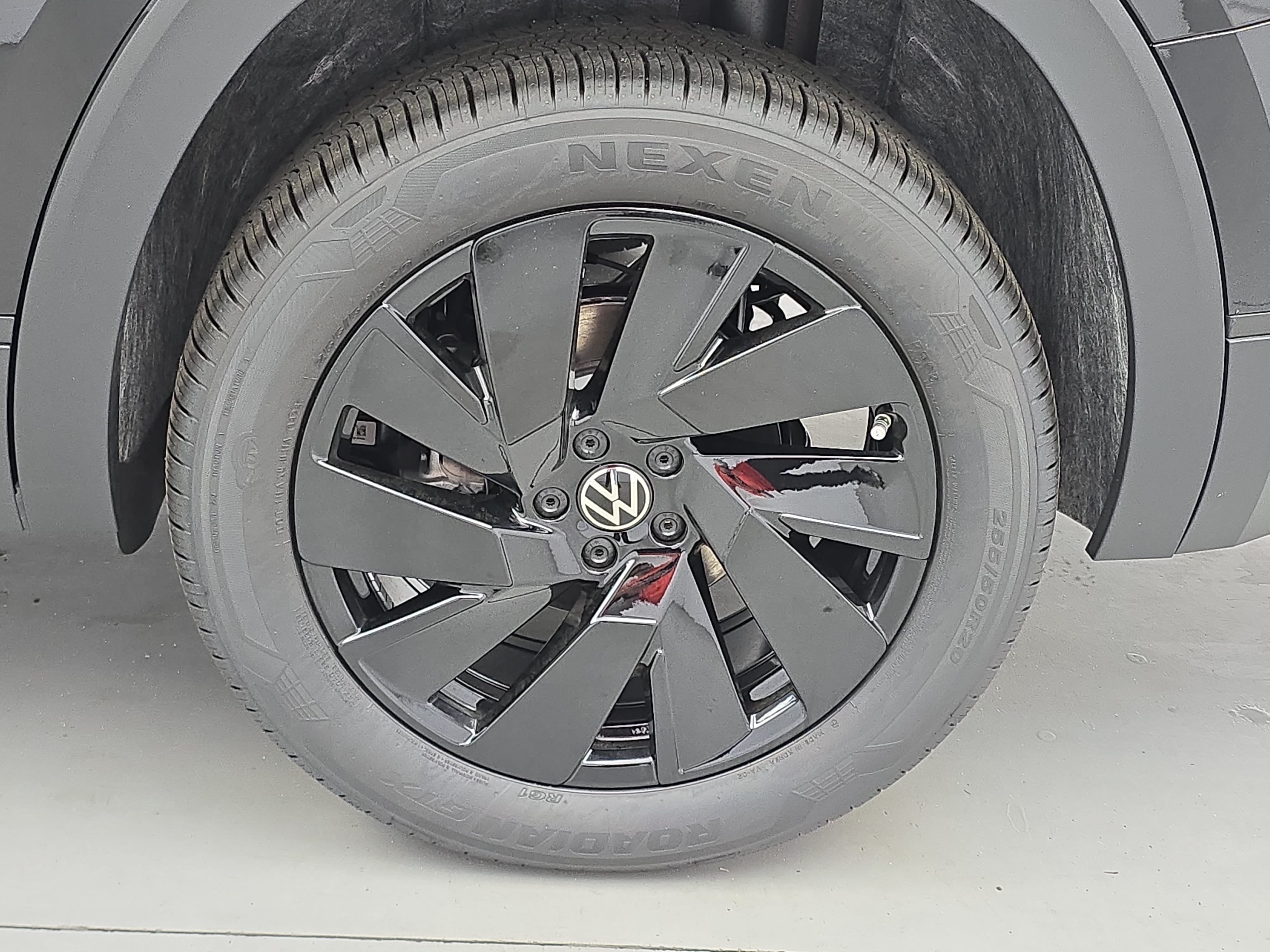 New 2026 Volkswagen Atlas SE FWD image 34