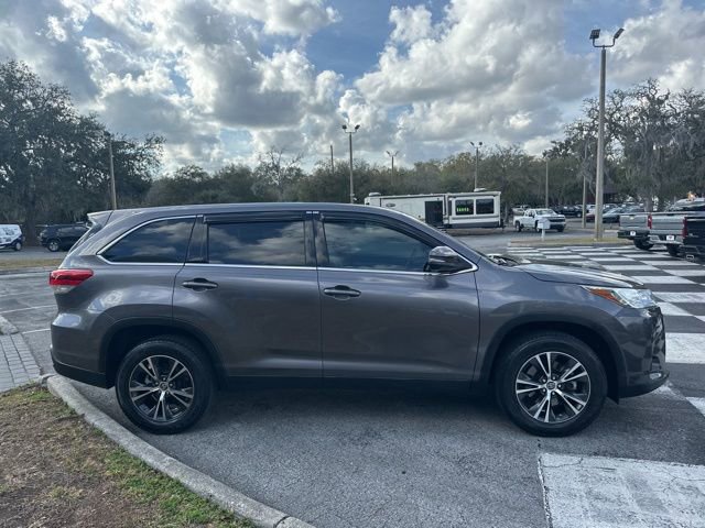 Used 2019 Toyota Highlander LE image 46