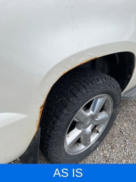 Used 2013 Chevrolet Avalanche LTZ AWD/4WD image 3