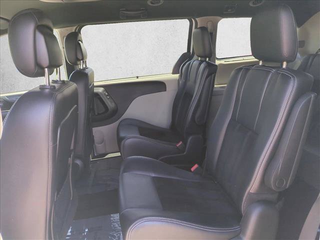 Used 2014 Dodge Grand Caravan SXT FWD image 17
