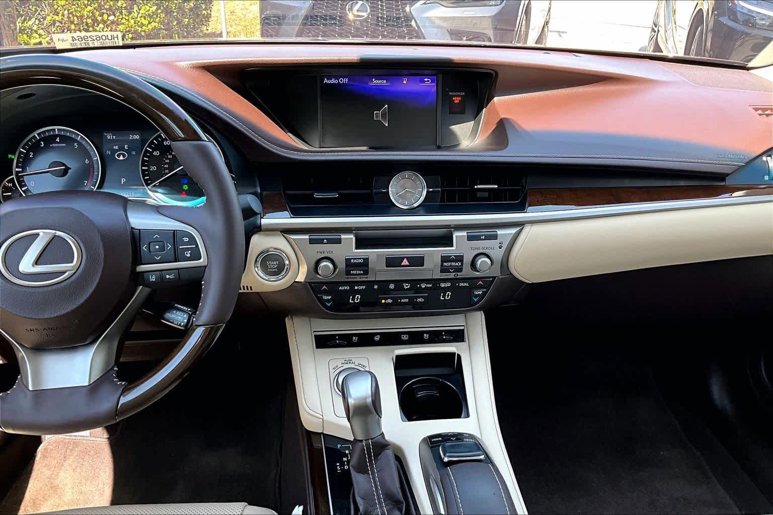 Used 2017 Lexus ES 350 w/ Luxury Package FWD image 7