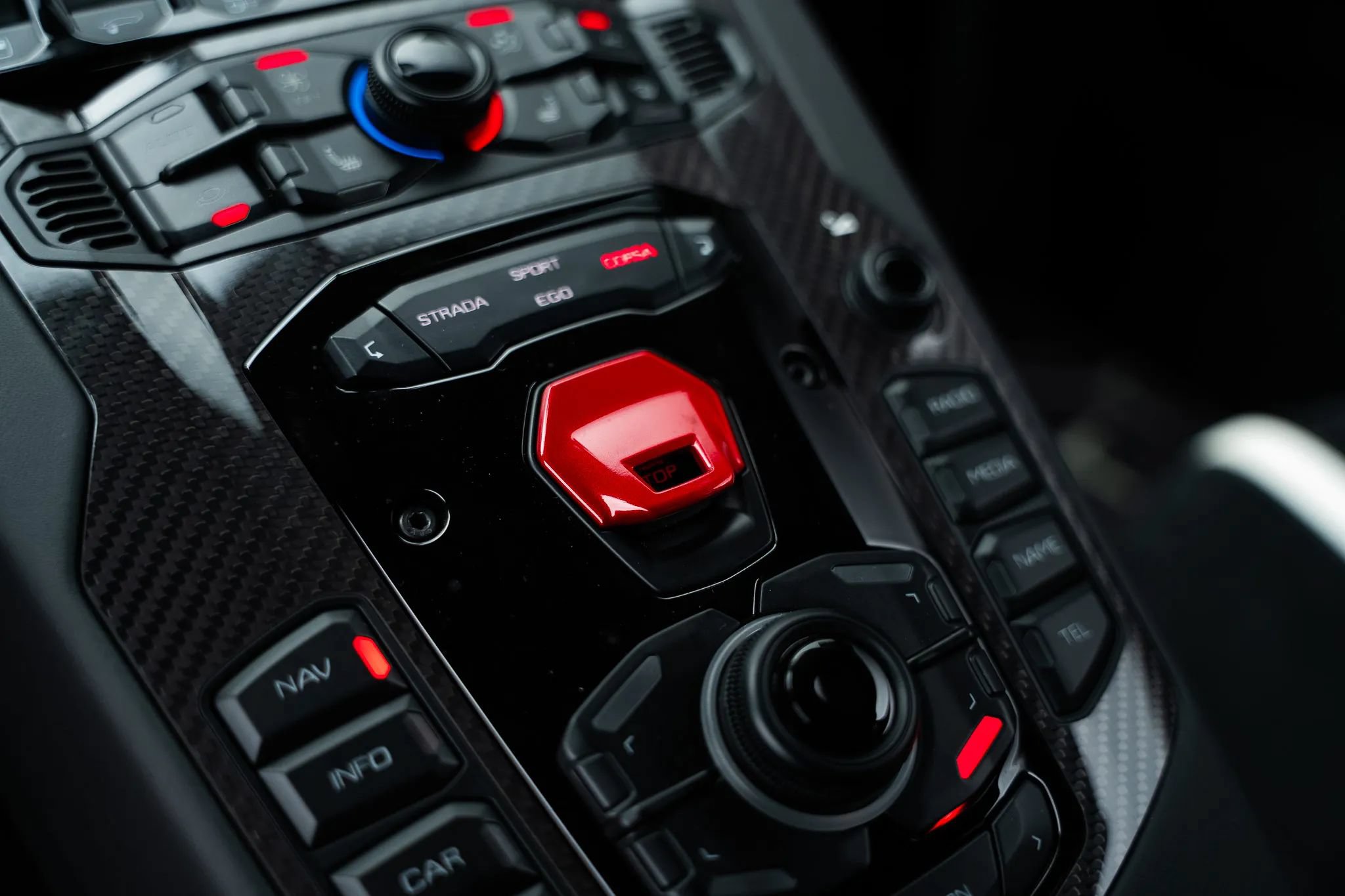 Used 2019 Lamborghini Aventador SVJ AWD/4WD image 51