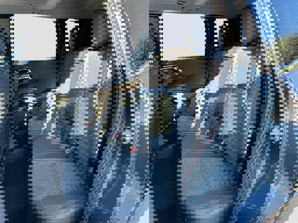 New 2025 Mitsubishi Outlander SE image 26