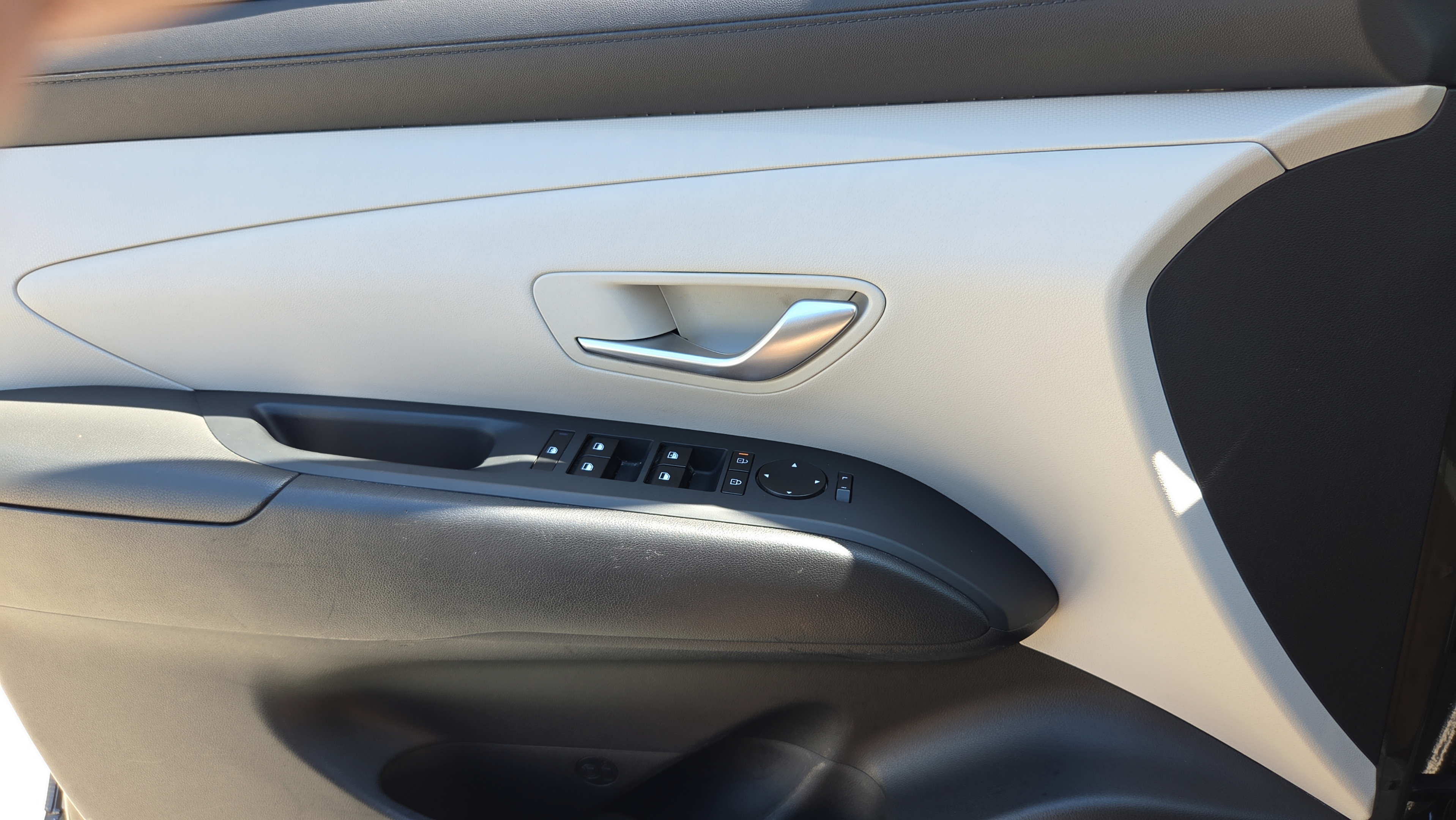 Used 2025 Hyundai Tucson SE FWD image 28
